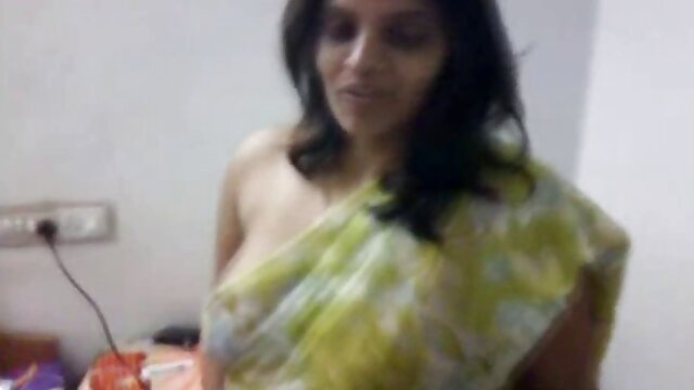 उच्च गुणवत्ता :  ब्रुनेट हिंदी सेक्स मूवीस से पता चलता है उसकी बड़ी टिट्स वयस्क XXX वीडियो 