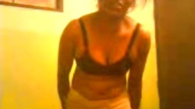 उच्च गुणवत्ता :  भूरे बालों वाली किशोरी के साथ टट्टू पूंछ खिलाया के साथ कम हिंदी वीडियो सेक्सी फुल मूवी और मुर्गा वयस्क XXX वीडियो 
